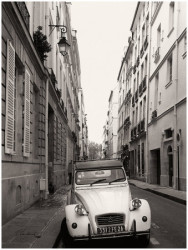 Passage Ile St-Louis by Toby Vandenack