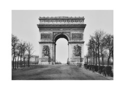 L'Arc de Triomphe by Roger Viollet