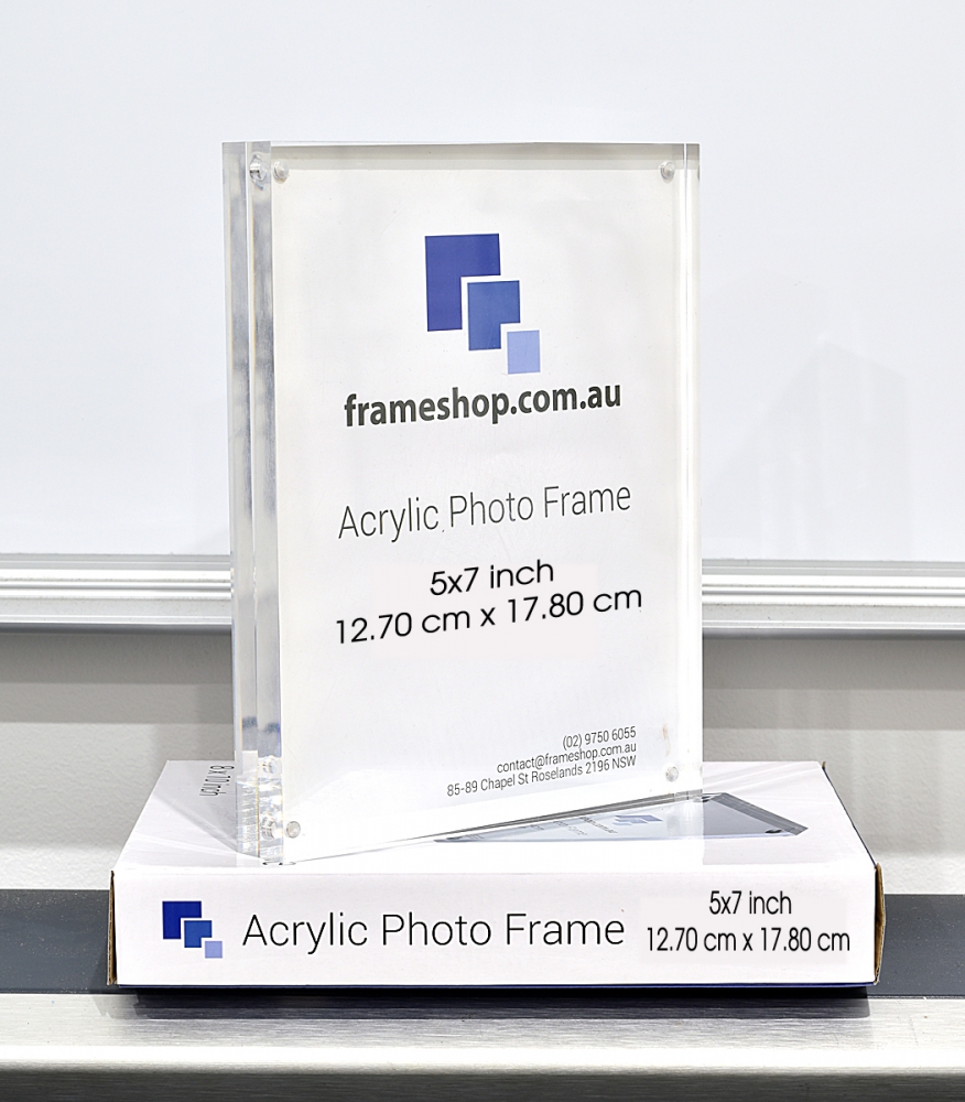 Crystal clear acrylic picture frame <b>5x7 inch</b><br>Stand both portrait and landscape